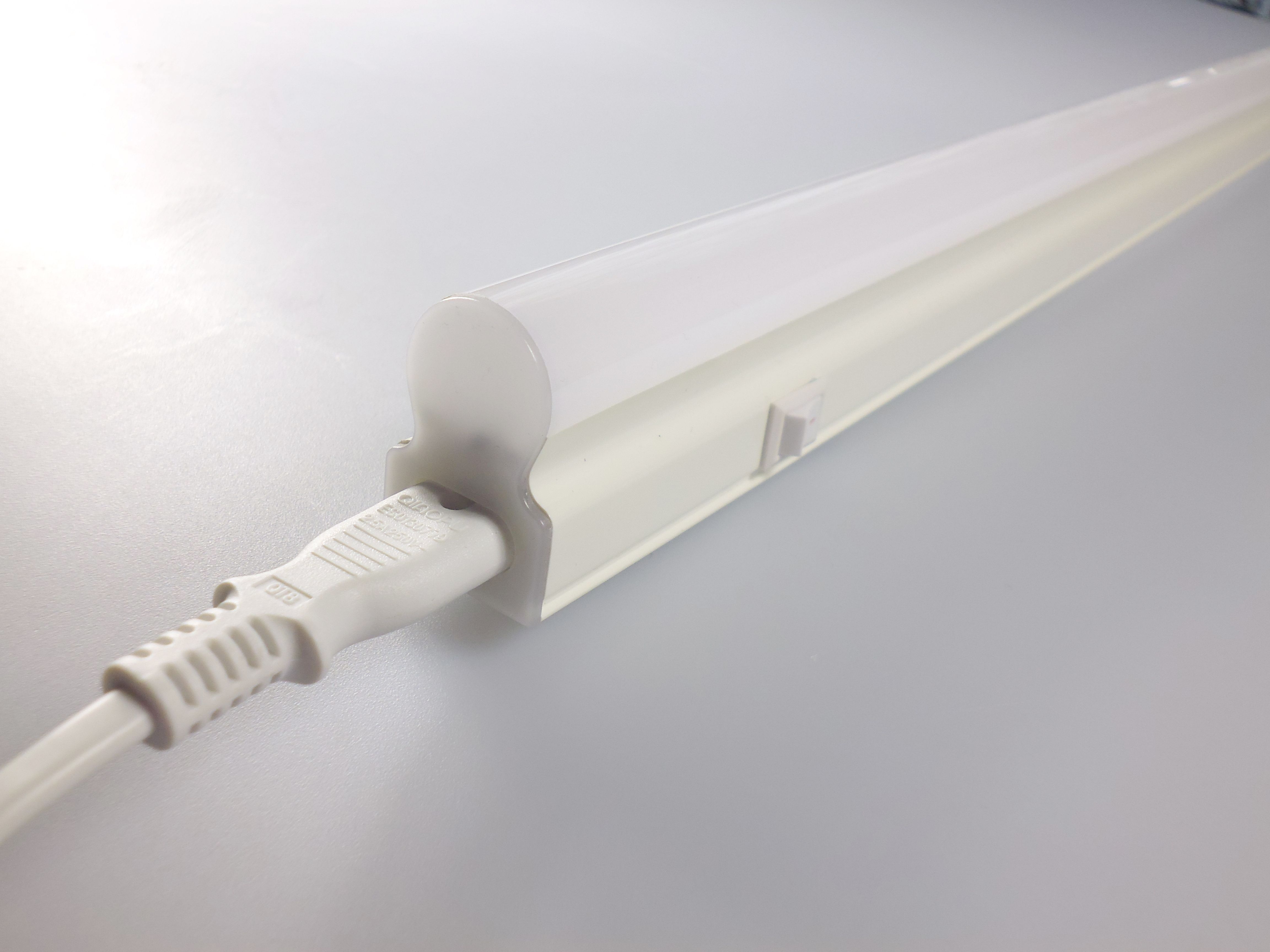 Ledvance Lin. Comp.Switch LED-Lichtleiste 12W, 4000K, mit Schalter, 900mm