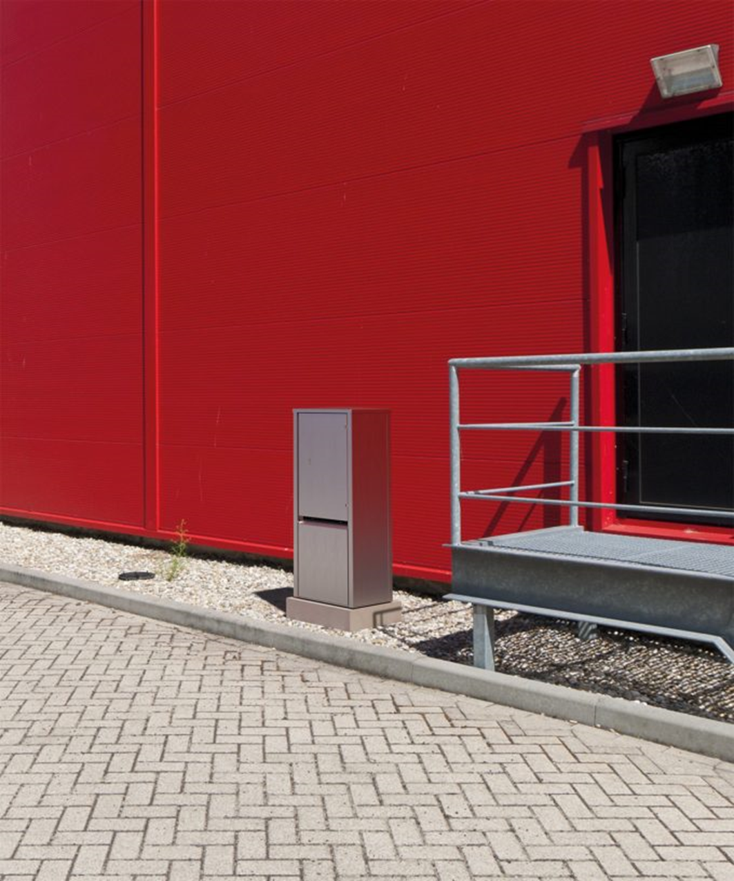 BS EST24 Energiesäule EST24 leer, abschließbar, Edelstahl,ohne Modulgehäuse, mit Montageplatte