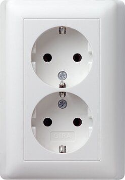 Gira 078003 2-fach Schutzkontakt-Steckdose mit Vollplatte , Standard 55, reinweiß glänzend