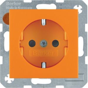 Berker 47231914 Schutzkontakt-Steckdose  mit erhöhtem Berührungsschutz und Steckklemmen S.x/B.x orange matt