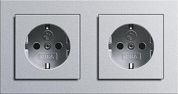 Gira 0213255 Abdeckrahmen 3-fach für  flachen Einbau, Gira E2, Farbe alu