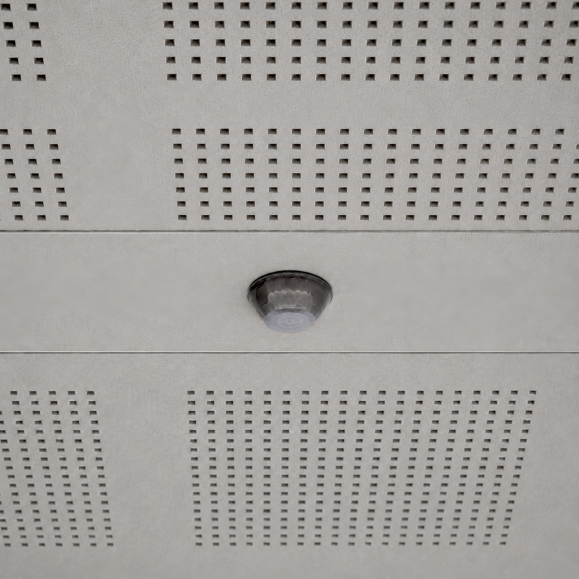 Theben 1039172 KNX-Präsenzmelder LUXA 103, Deckenmontage Unterputz mit Zubehör, 2 x Licht, 2 x Präsenz, Erfassungsbereich 28 x 5 m für Korridore, anthrazit
