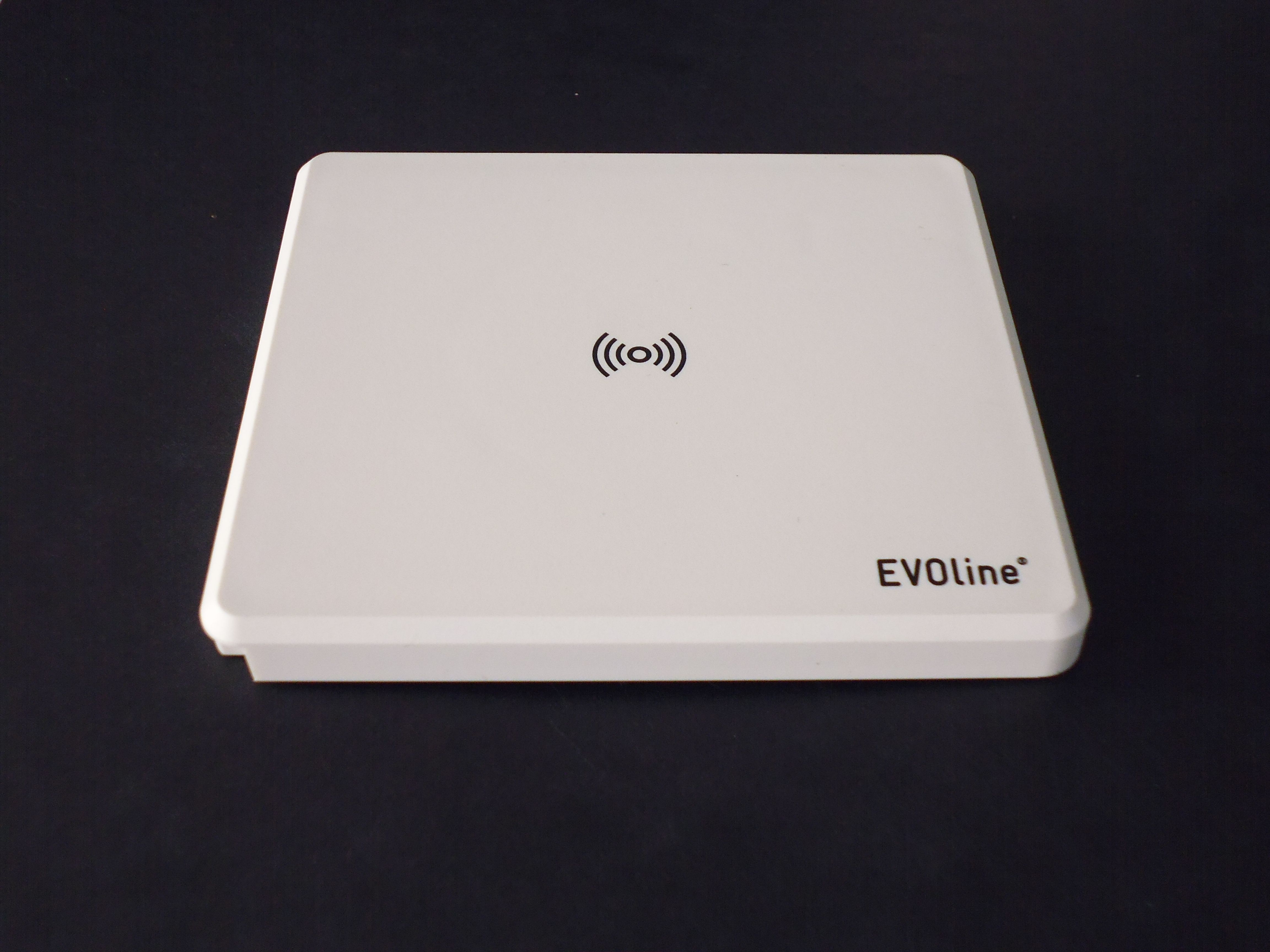 EVOline® 159270002200 Tisch-Einbausteckdose Square80 mit Qi-Ladestation +USB +CAT6-Buchse fest