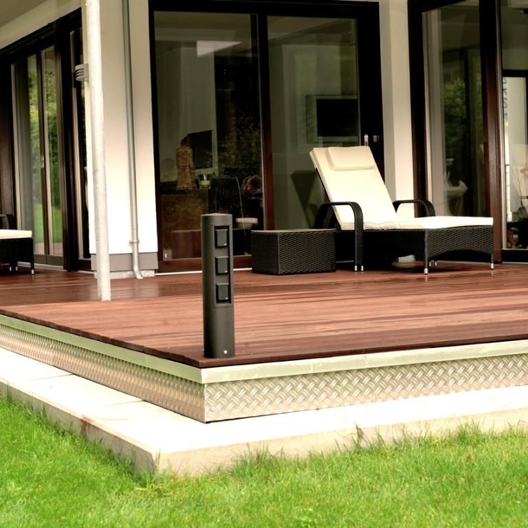 Albert 662102 Steckdosensäule mit 3 Steckdosen, Höhe 520mm, schwarz