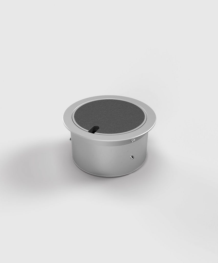 BS 9901A-1-3 Bodensteckdose, 1-fach, rund, aufliegender Deckel aus Aluminium, 1x Schutzkontakt-Steckdose
