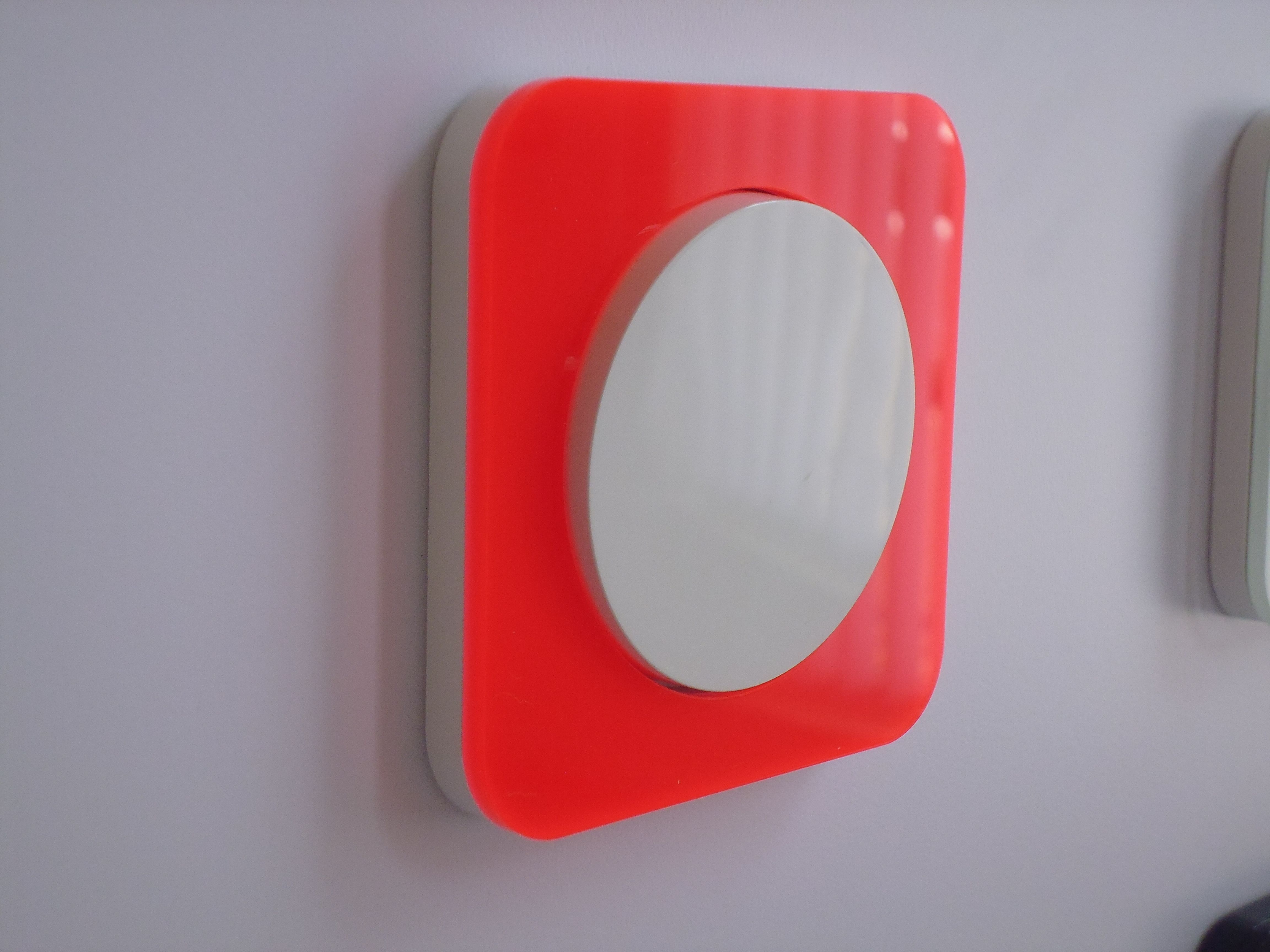 Berker 10112349 Rahmen 1-fach, R.1, Acryl rot transparent/polarweiß glänzend
