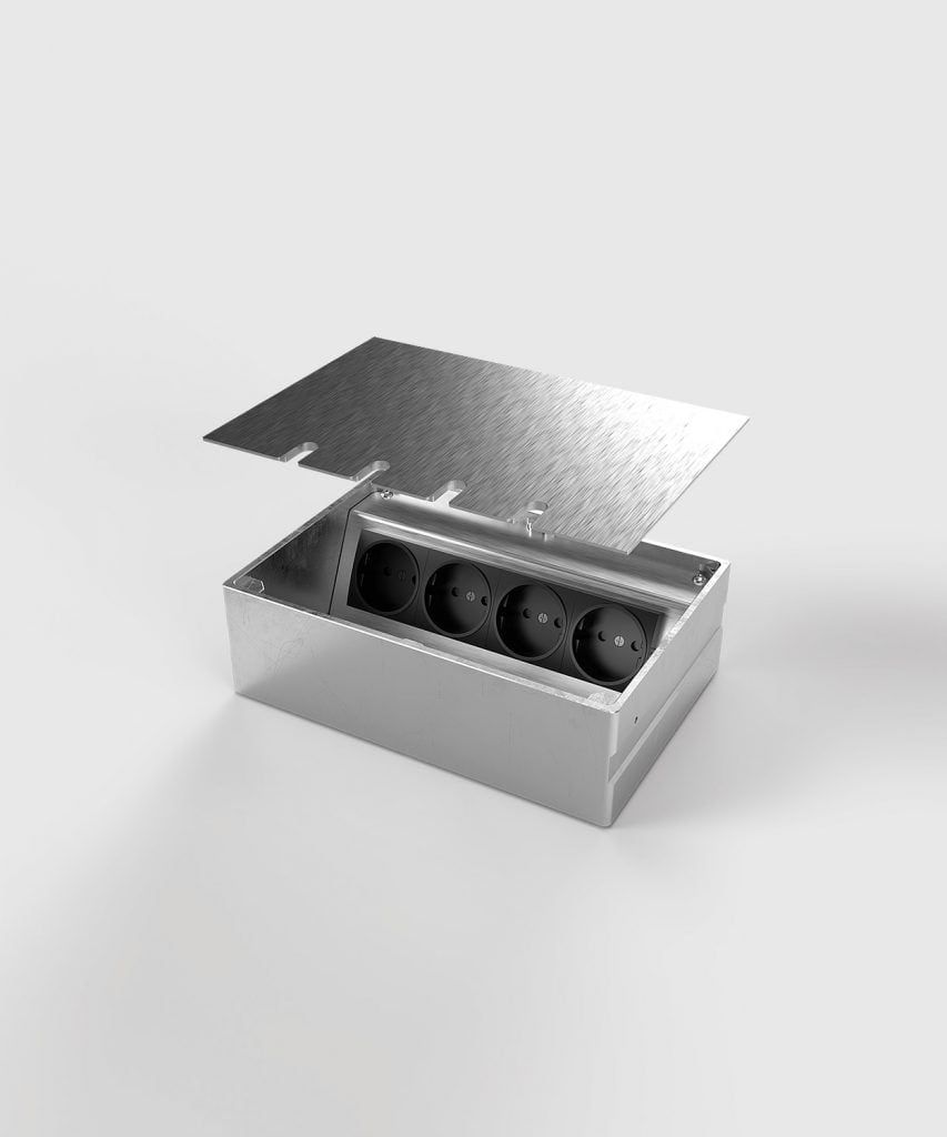 BS 8804E-3-1 Bodensteckdose, 4-fach, eckig, aufliegender Deckel aus Edelstahl, 3x Schutzkontakt-Steckdose, 1x Antenne (SAT/TV/R, Enddose)