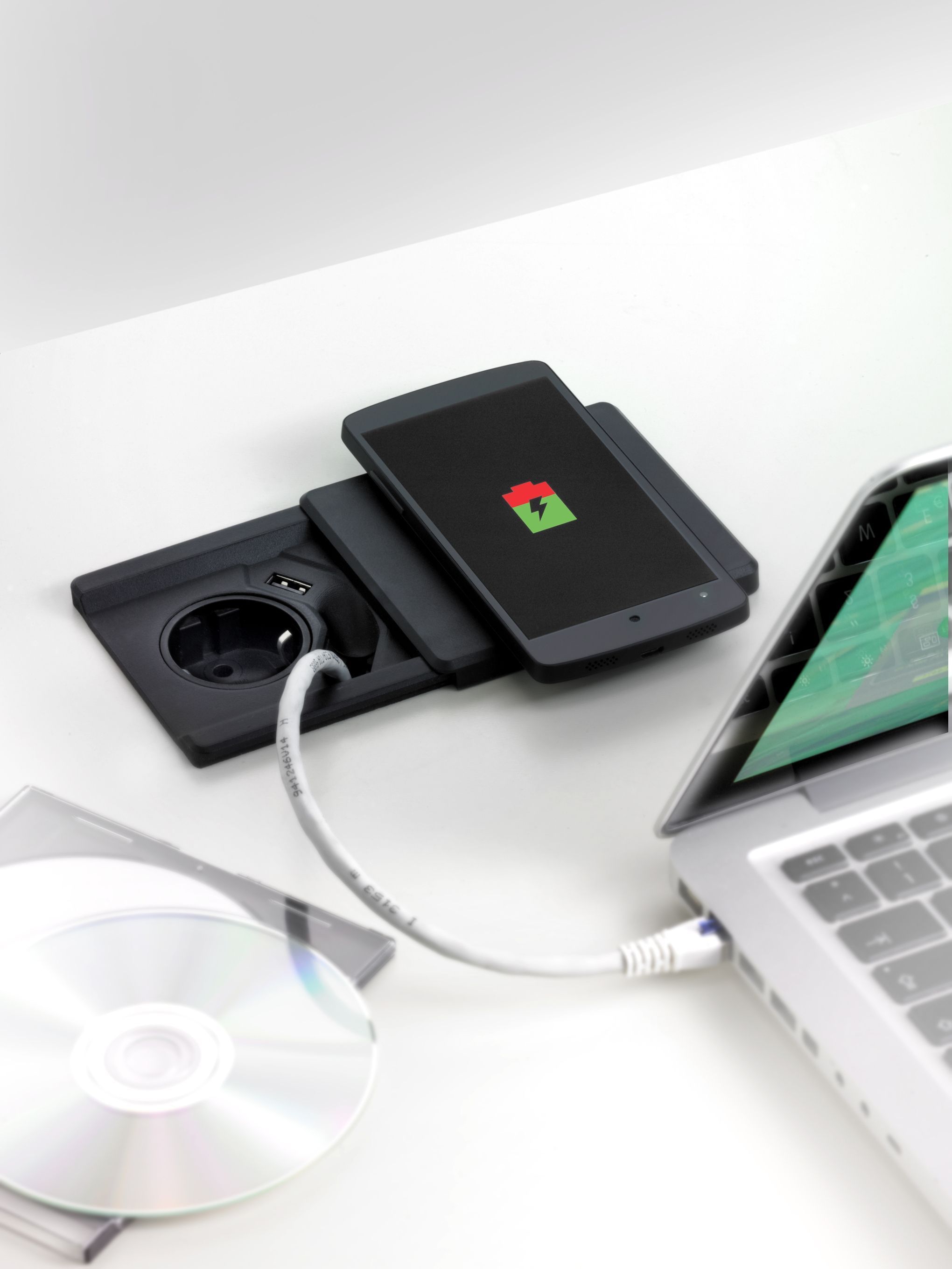 EVOline® Tisch-Einbausteckdose Square80 mit Qi-Ladestation +USB-Buchse