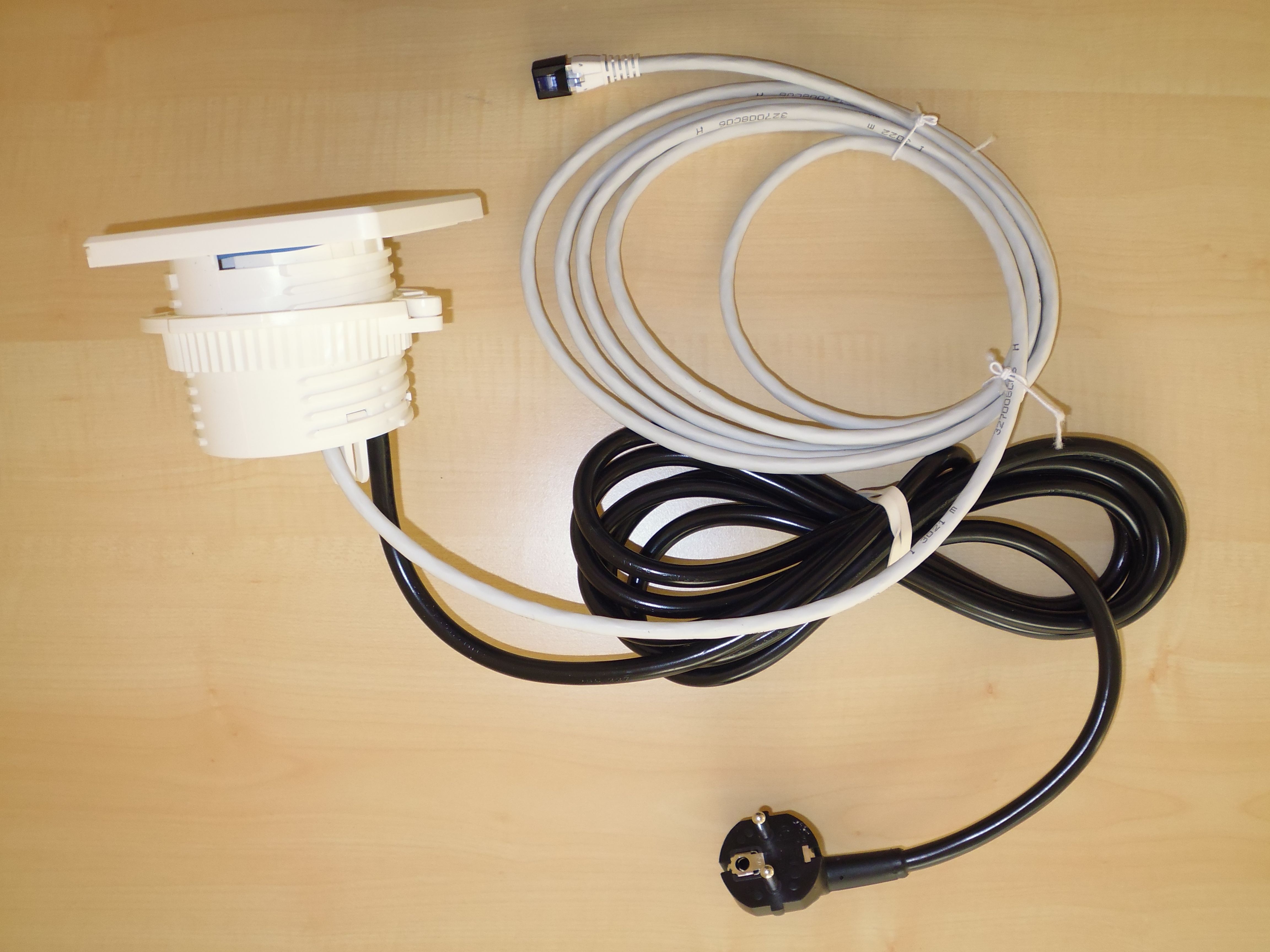 EVOline® 159270002300 Tisch-Einbausteckdose Square80 mit Qi-Ladestation +USB +CAT6 3m-flexibel