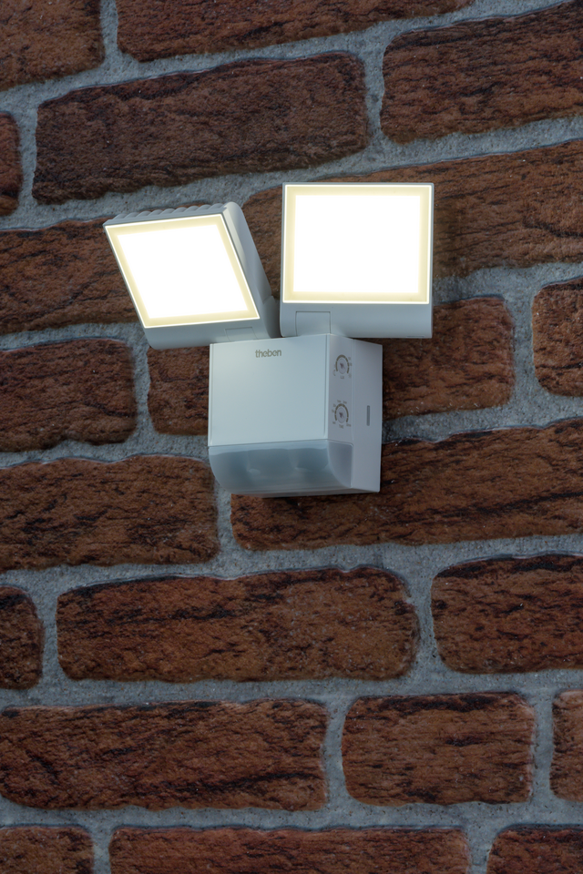 Theben 1020802 theLeda S17-100 WH LED-Strahler 17 W mit Bewegungsmelder 180°, weiß