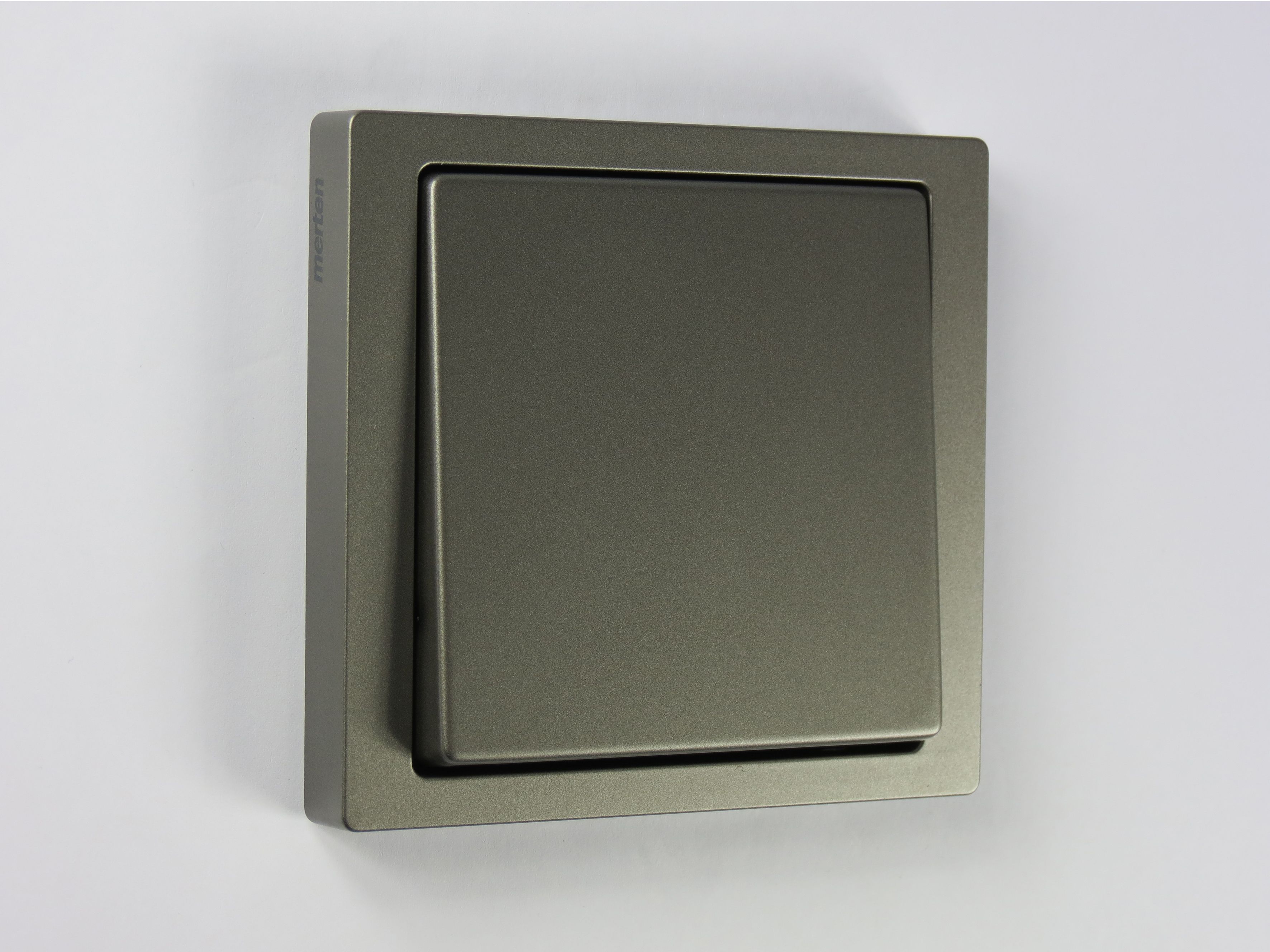 Merten MEG4010-6550 Metall Rahmen 1-fach, D-Life, Nickelmetallic