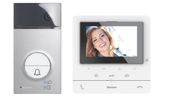 Legrand Bticino 364922 Flex'ONE Video-Set mit Türstation LINEA3000 (1 und 2 Ruftasten) + CLASSE100 V16E