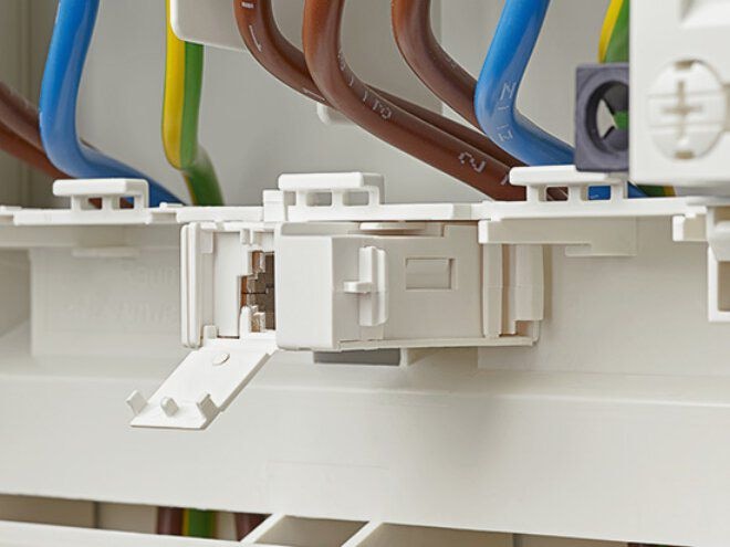 Hager ZZ45WAN2PP RJ45-Buchse in Patch/Patch Ausführung 180° für WAN-Anwendung, IP20, CAT 6A