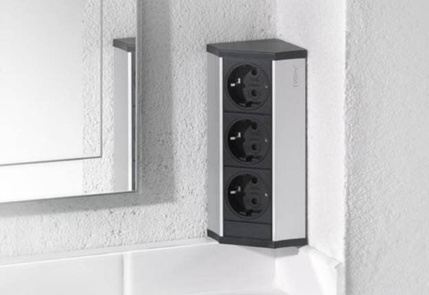 EVOline V-Dock senkrecht mit 3 Steckdosen für die Ecke/Küche