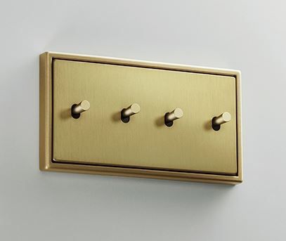 Jung ME12-250CK25 Abdeckung mit Kipphebel "Kegel", 2 x 2 Kipphebel, waagerecht, Serie LS 1912, Messing classic