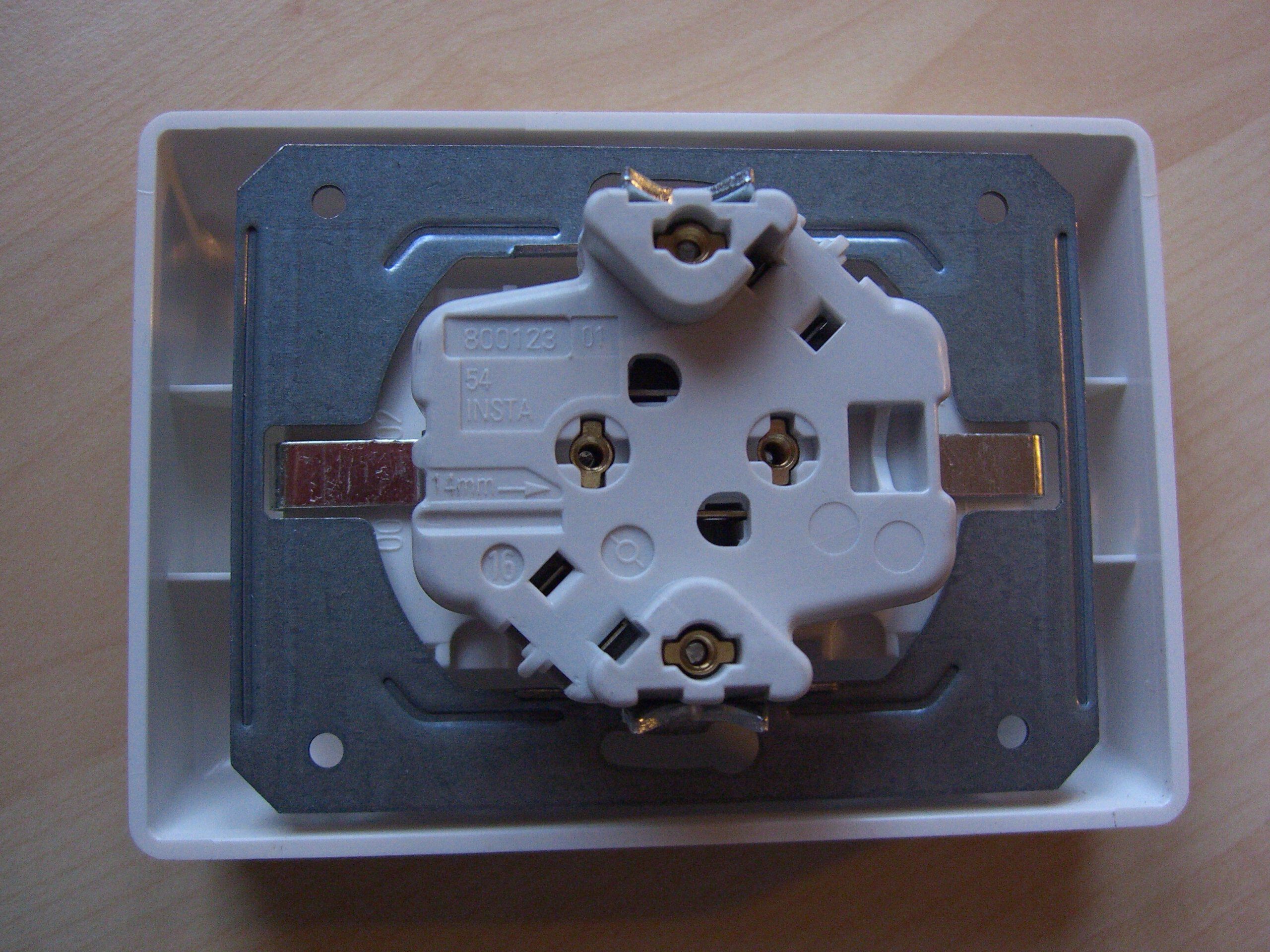 Jung AS5020UWW Schutzkontakt-Zwei-fach-Steckdose, 16 A 250 V ~, Duroplast, Serie AS, alpinweiß