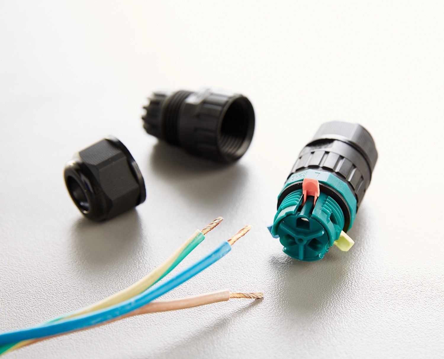 Heitronic 501325 Kabelverbinder 3-pol, Ø 9-12 mm, IP68, schraubenlos, für den Außenbereich, für massive oder feindrähtige Leiter