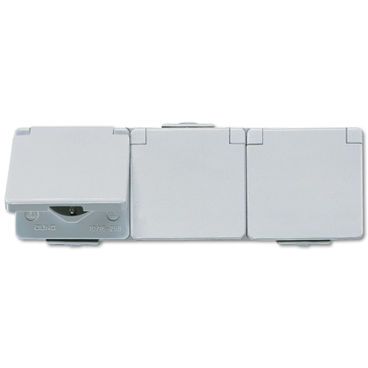 Jung 623W Schutzkontakt-Drei-fach-Steckdose 250 V ~, Schraubklemmen, waagerecht, IP 44, WG 600