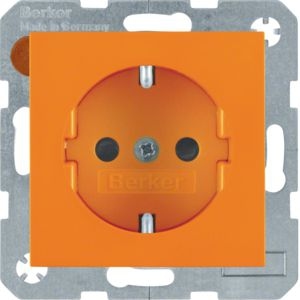 Berker 47238914 Schutzkontakt-Steckdose  mit erhöhtem Berührungsschutz und Steckklemmen S.x/B.x orange glänzend