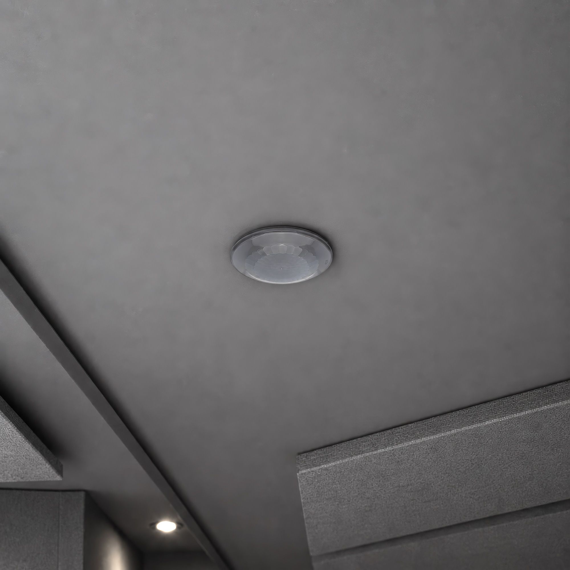 Theben 1039152 KNX-Präsenzmelder LUXA 103, Deckenmontage Unterputz mit Zubehör, 2 x Licht, 2 x Präsenz, Erfassungsbereich 12 m, anthrazit
