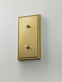 Jung ME12-20CK25 Abdeckung mit Kipphebel "Kegel", 2 x 1 Kipphebel, senkrecht, Serie LS 1912, Messing classic