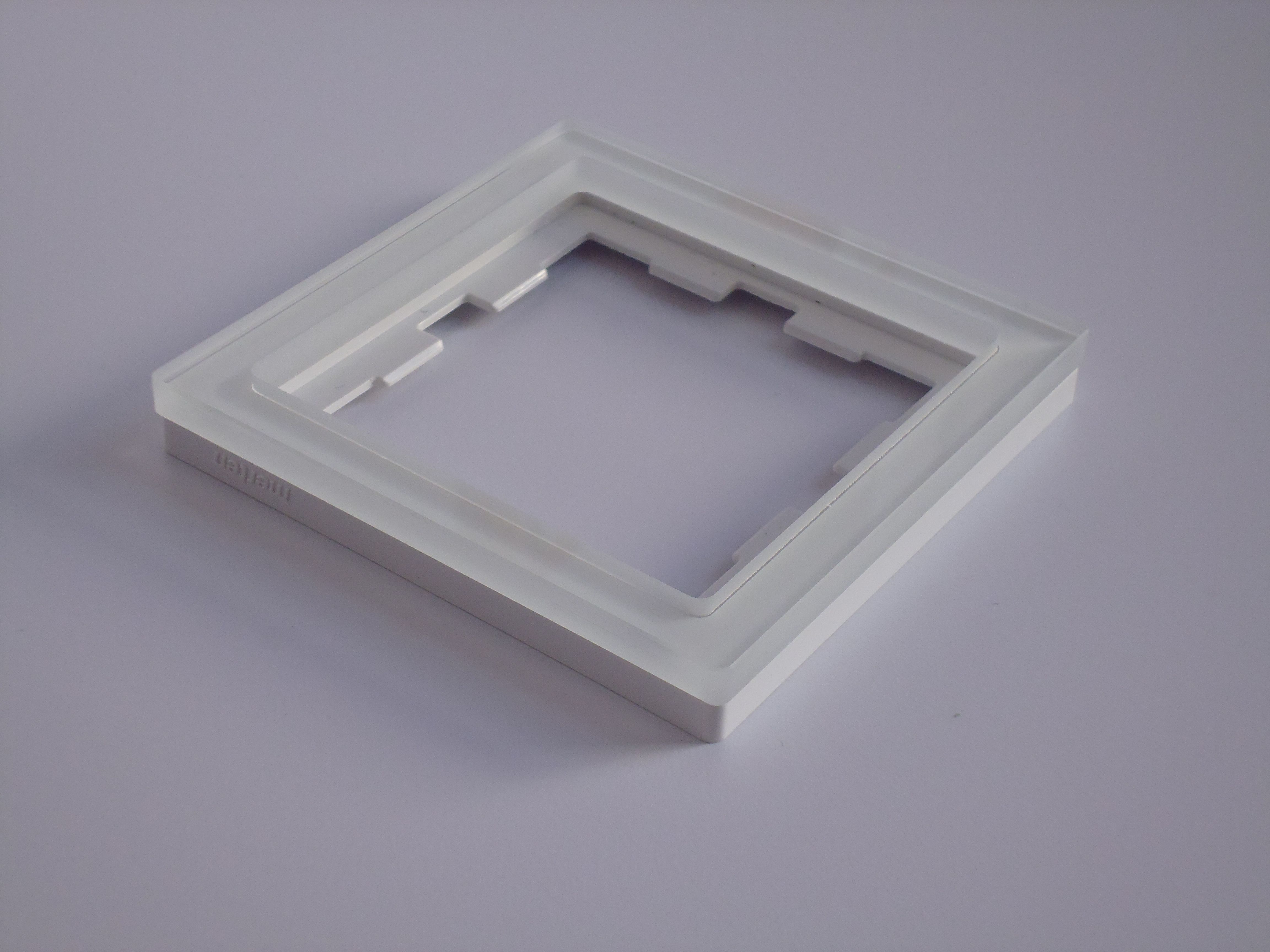 Merten MEG4010-6520 Glas Rahmen 1-fach, D-Life, Kristallweiß