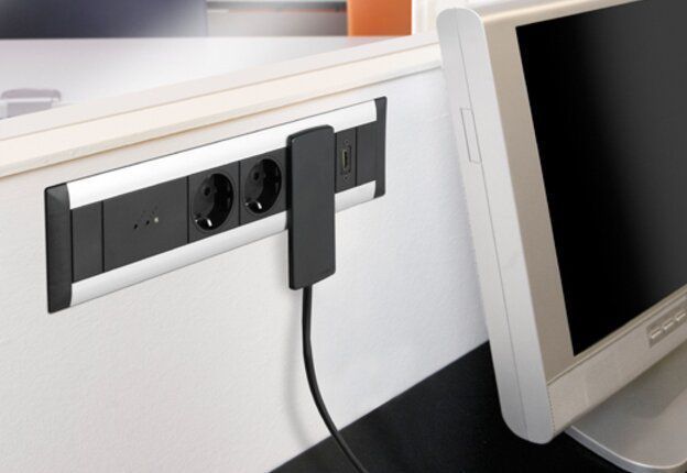 EVOline 159610001300 Frame Dock "Data Medium", Steckdosen für den Schreibtisch