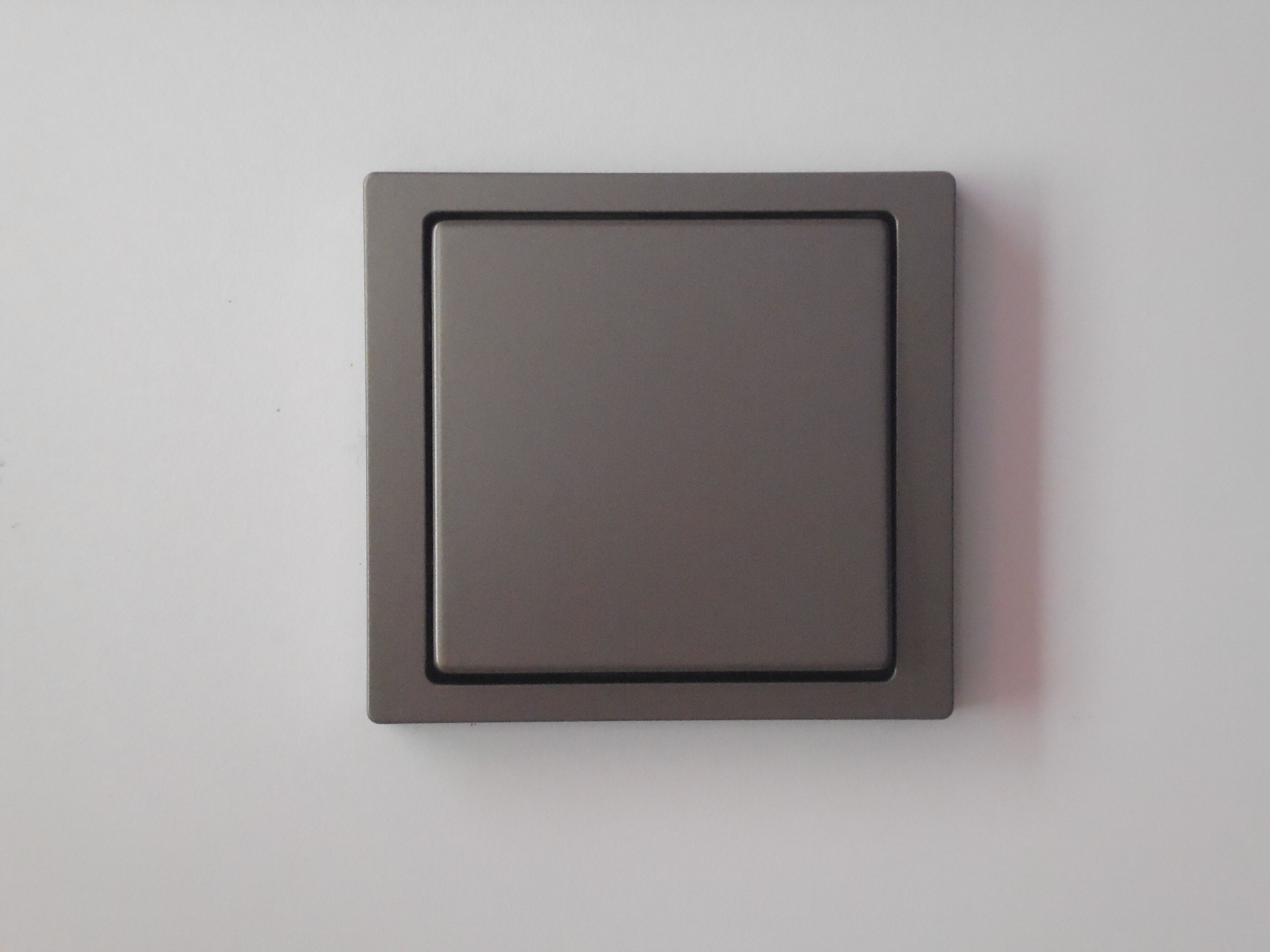Merten MEG4020-6550 Metall Rahmen 2-fach, D-Life, Nickelmetallic