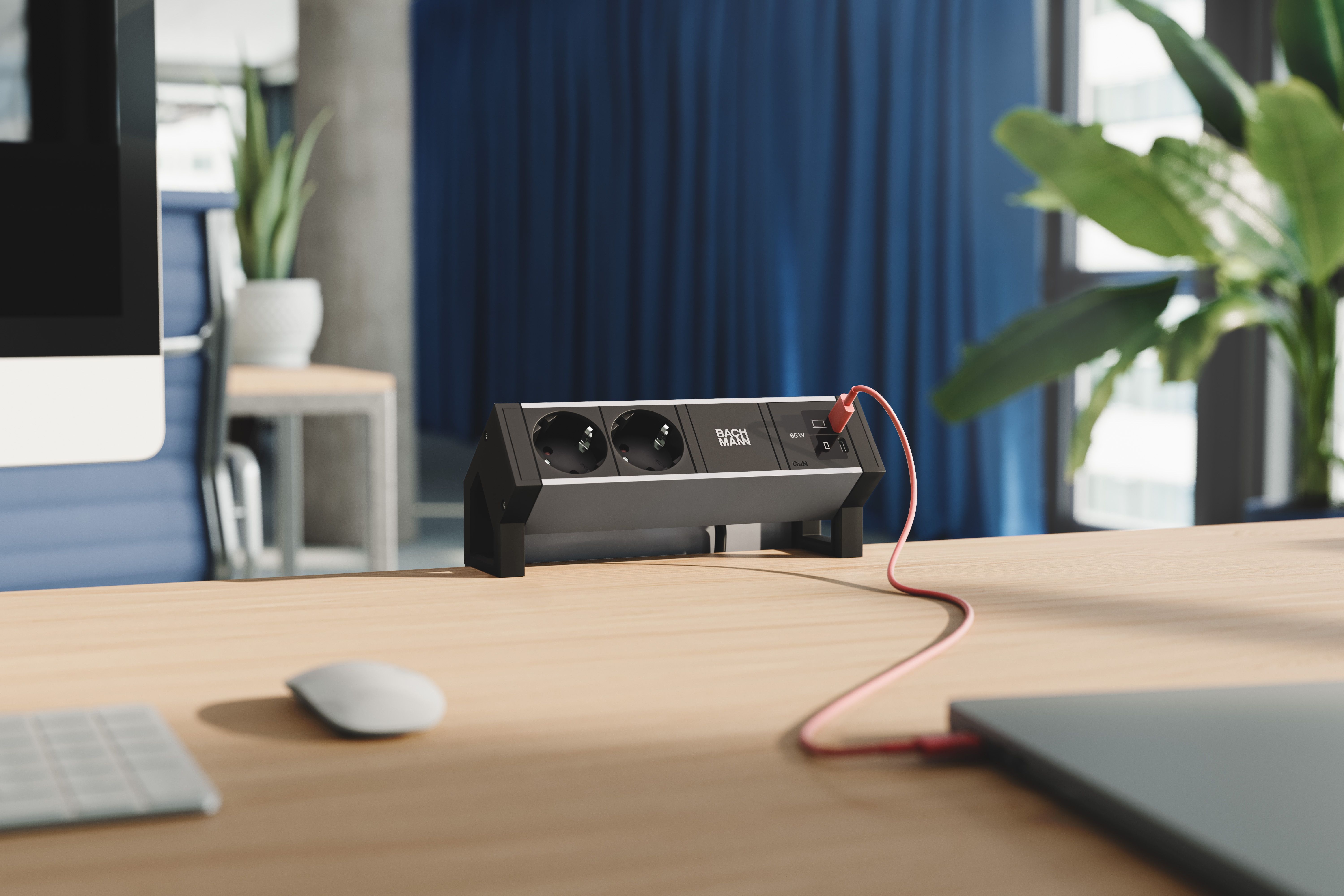 Bachmann BM0022046 Steckdosenleiste DESK2, 2x Schutzkontaktsteckdose, 1x USB C/C 65 W, 0,2 m GST18, inklusive Haltewinkel, aluminium/schwarz