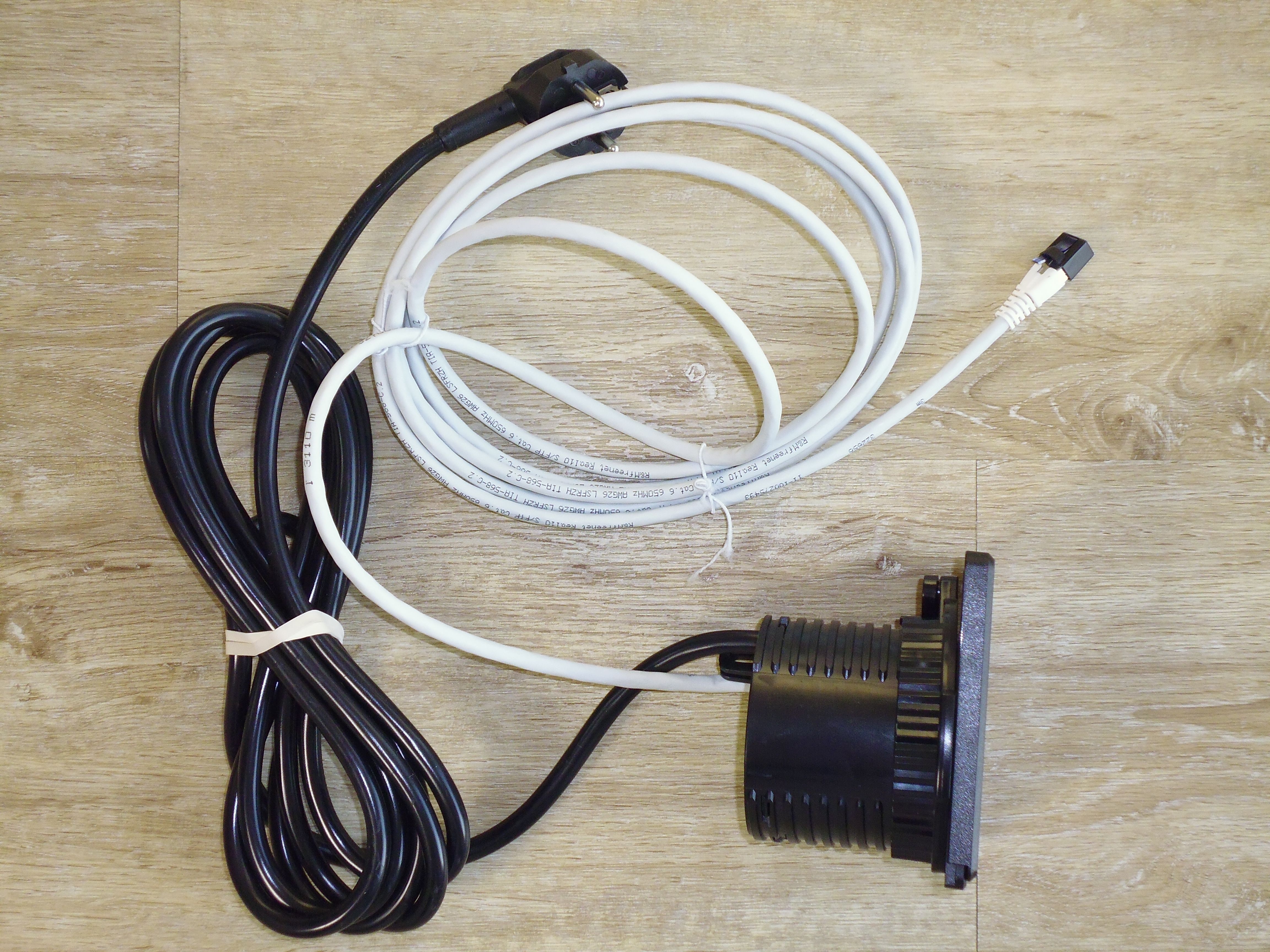 EVOline® 159270003100 Tisch-Einbausteckdose Square80 mit USB +CAT6-Buchse fest
