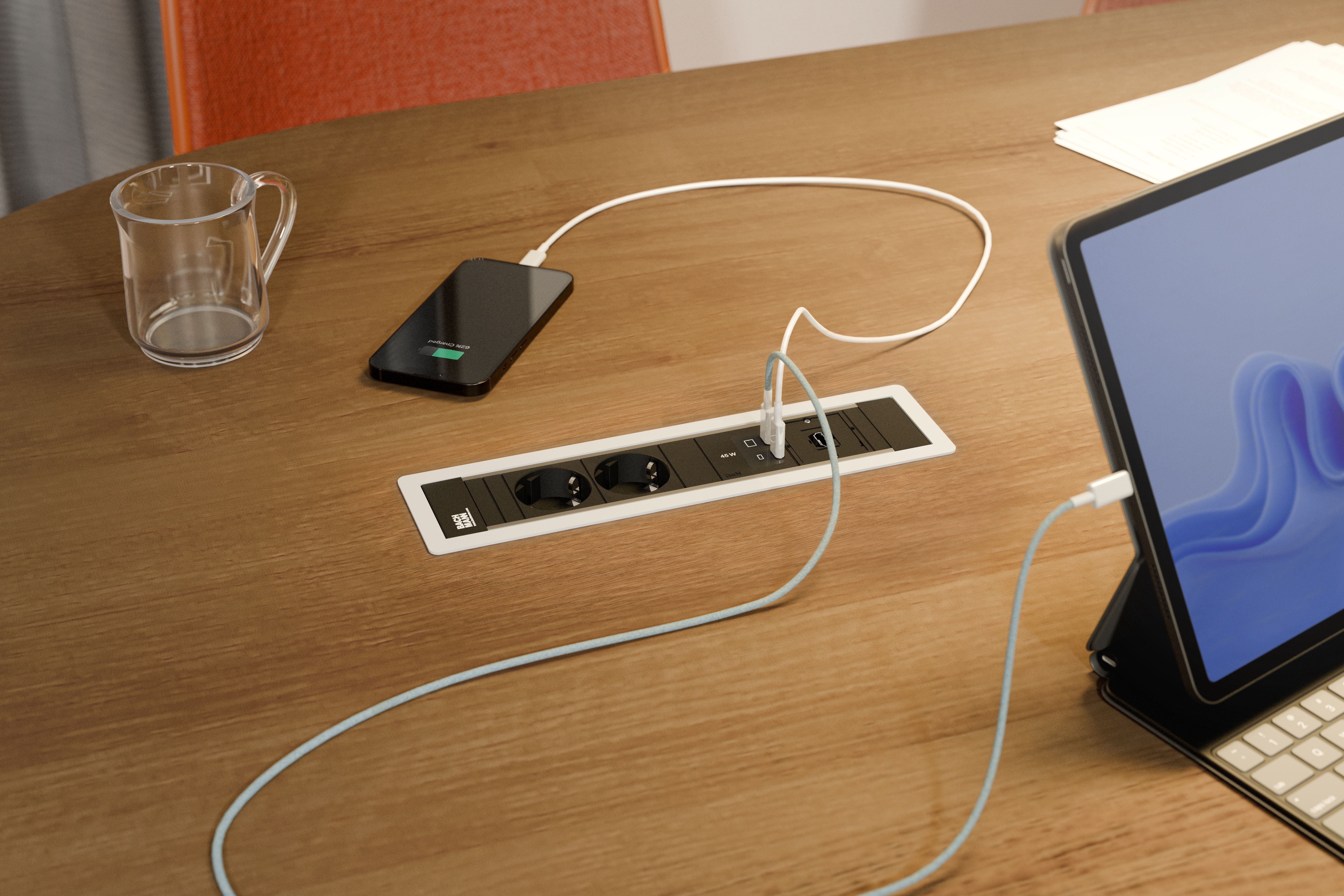 Bachmann BM0024207 Einbau-Steckdosenleiste POWER FRAME Medium, 2x Schutzkontaktsteckdose, 1x USB C/C 45 W, 1x Custom Module, 0,2 m GST18, schwarz