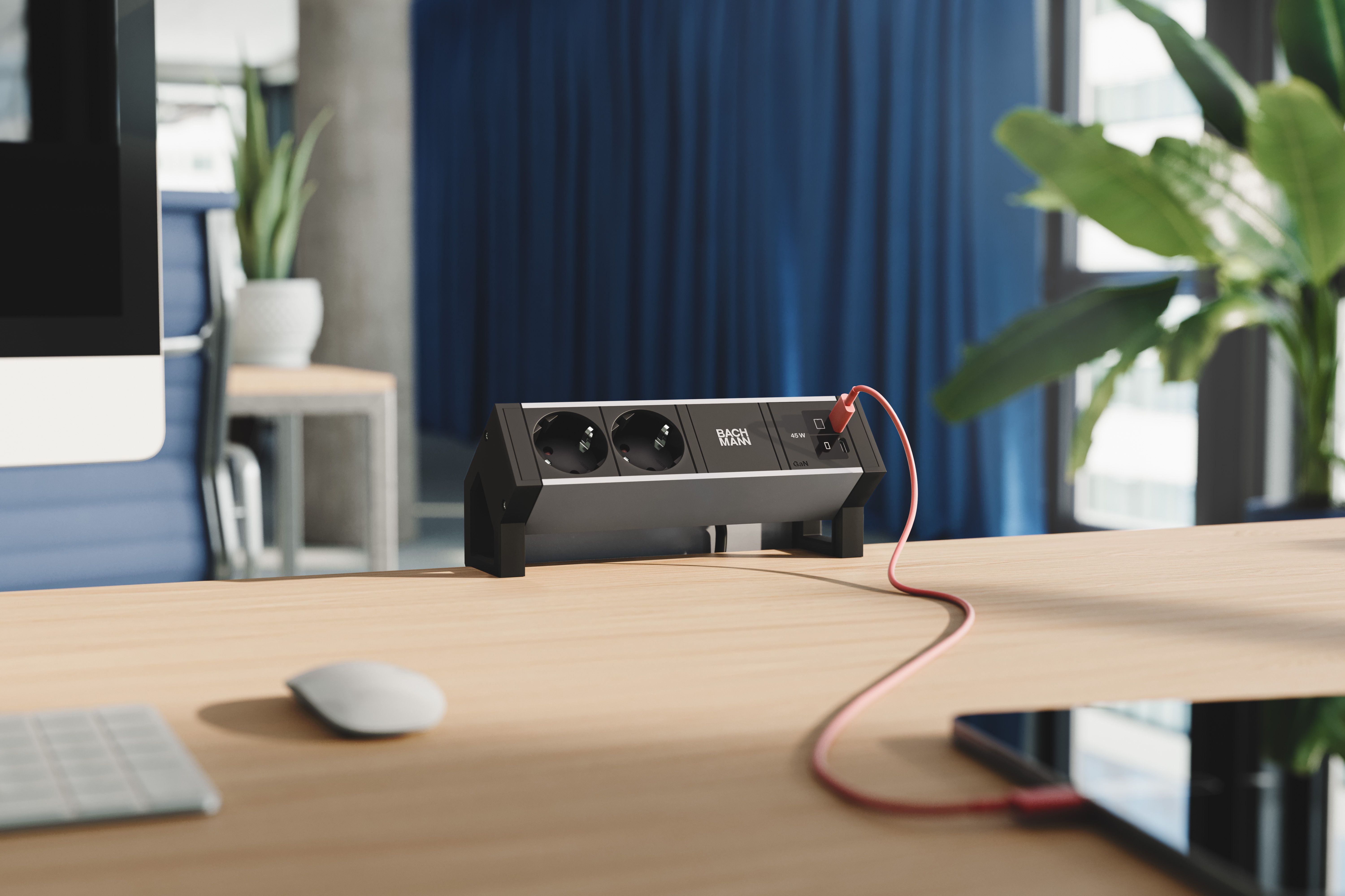 Bachmann BM0022045 Steckdosenleiste DESK2, 2x Schutzkontaktsteckdose, 1x USB C/C 45 W, 0,2 m GST18, inklusive Haltewinkel, aluminium/schwarz