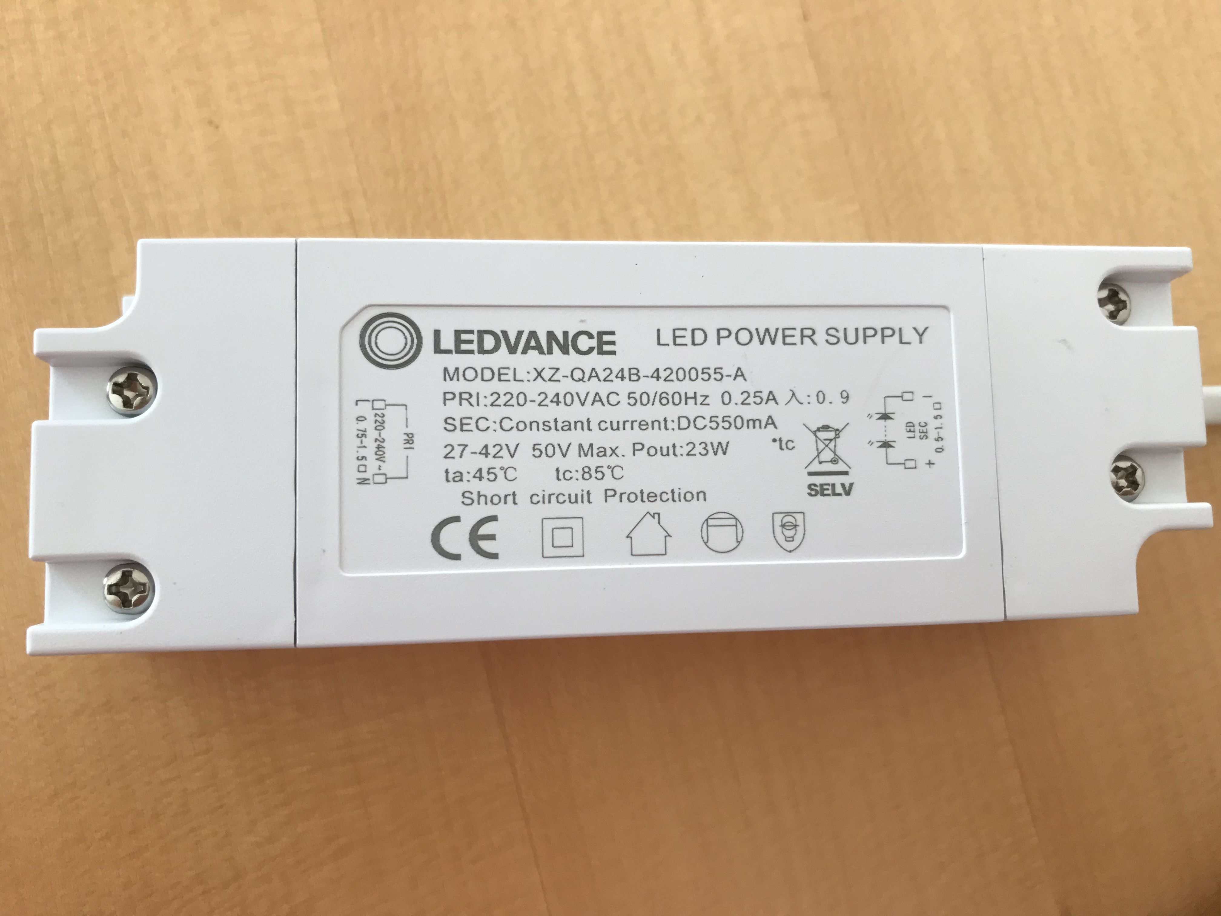 LEDVANCE Downlight 25W, kaltweiß, nicht dimmbar, für Ø200mm, IP44