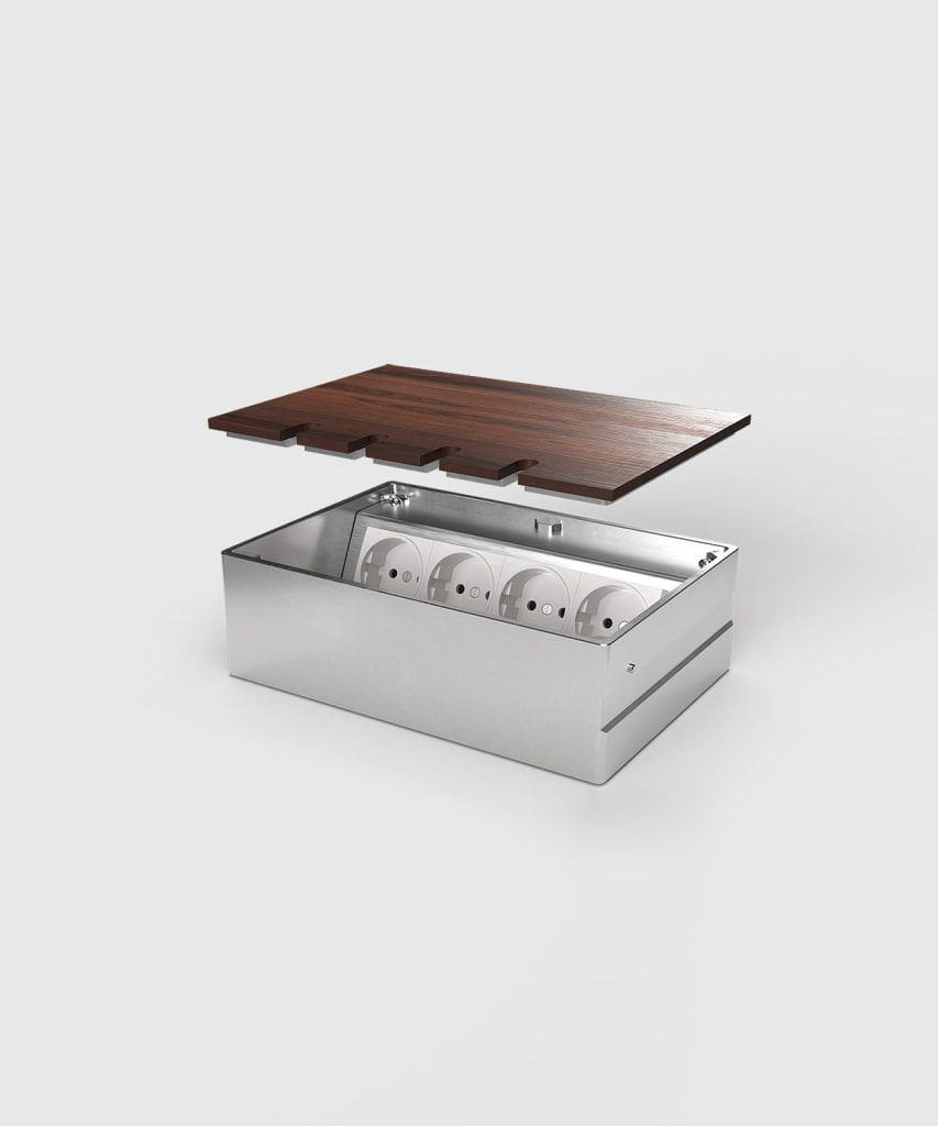 BS 8804B-3-0 Bodensteckdose, 4-fach, eckig, belegbar, aufliegender Deckel aus Aluminium, 3x Schutzkontakt-Steckdose, 1x Antenne (SAT/TV/R, Enddose)