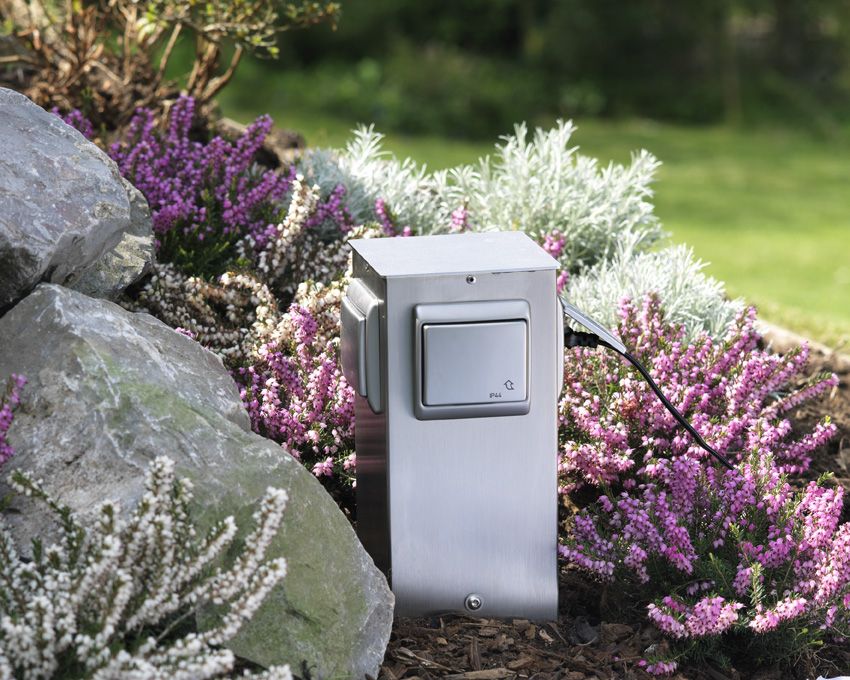 Albert 692119 Steckdosensäule Edelstahl mit 4 Steckdosen, Höhe 25cm