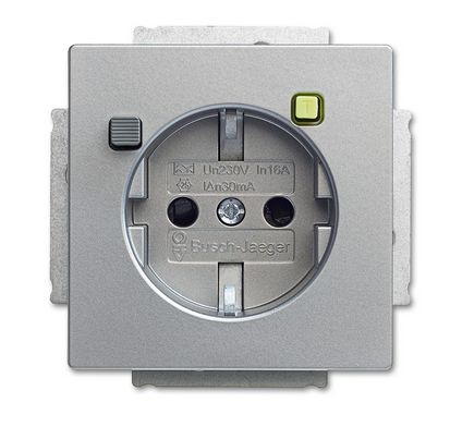 Busch-Jaeger 3120 EUCB-866 Schutzkontakt-Steckdose Safety+ mit Fehlerstrom-Schutzschalter, mit erhöhtem Berührungsschutz, mit Befestigungskrallen, edelstahl matt, pur Edelstahl