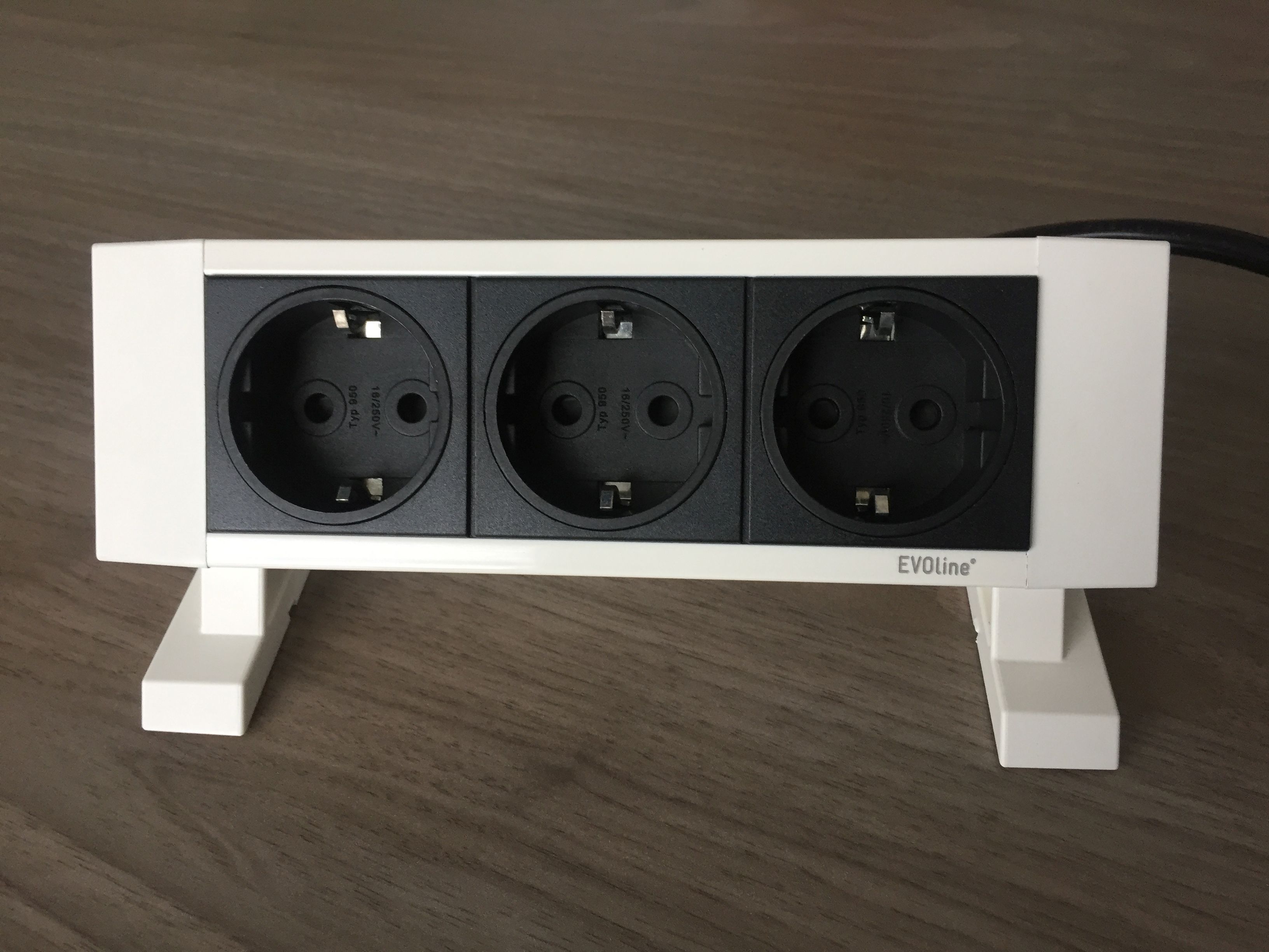 EVOline Dock Square 159380001002 mit 3 Steckdosen