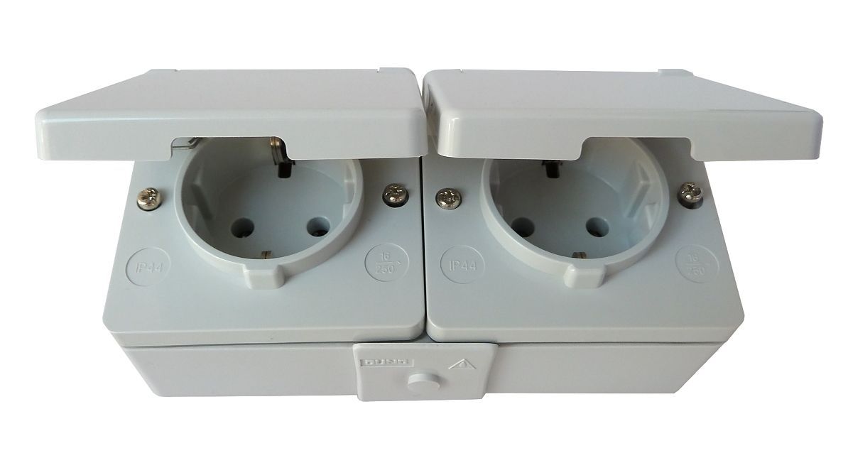 Jung 622WW Schutzkontakt-Zwei-fach-Steckdose 250 V ~, Schraubklemmen, waagerecht, IP 44, WG 600